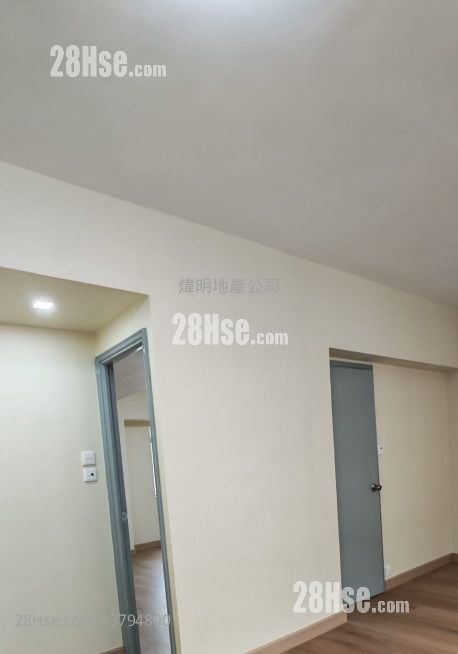 Kwong Yiu Mansion  Sell 2 Bedrooms , 1 Bathroom 574 ft²