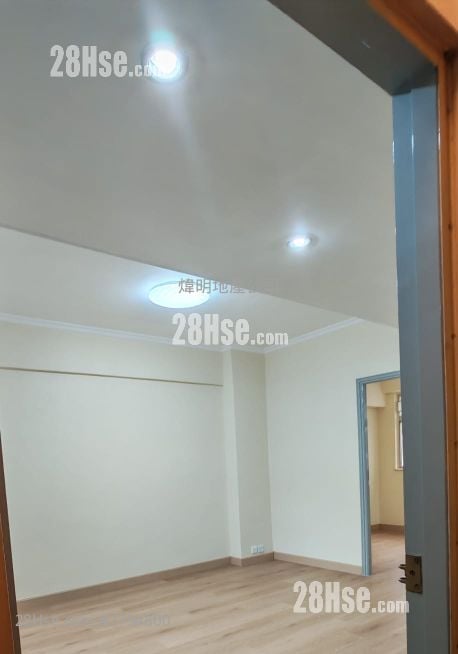 Kwong Yiu Mansion  Sell 2 Bedrooms , 1 Bathroom 574 ft²