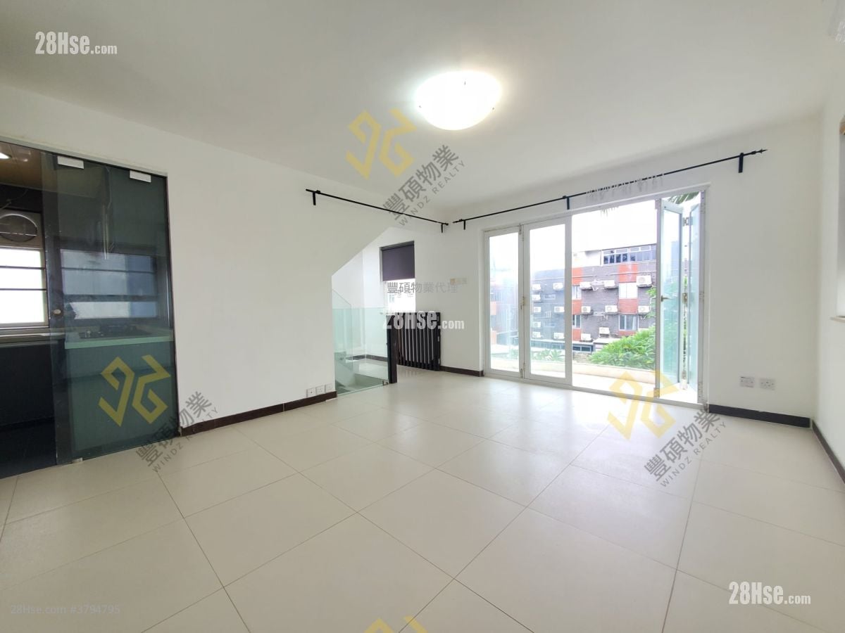 Village Rental 3 Bedrooms , 2 Bathrooms 700 ft²