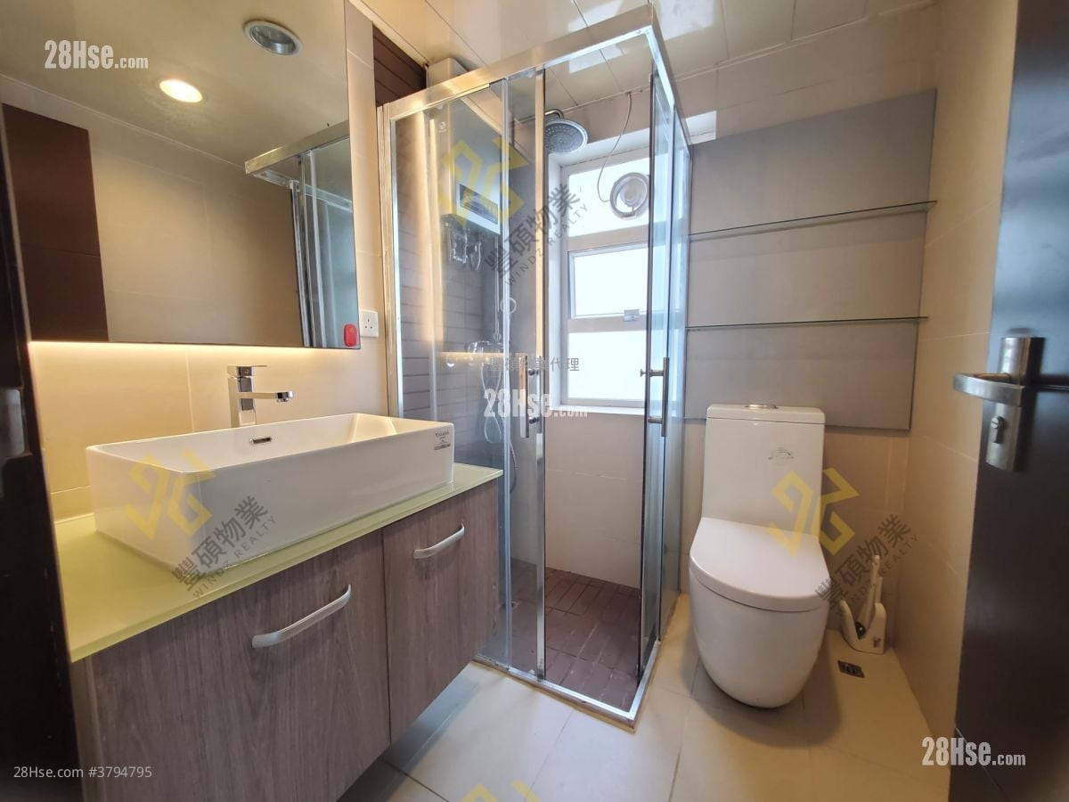 Village Rental 3 Bedrooms , 2 Bathrooms 700 ft²