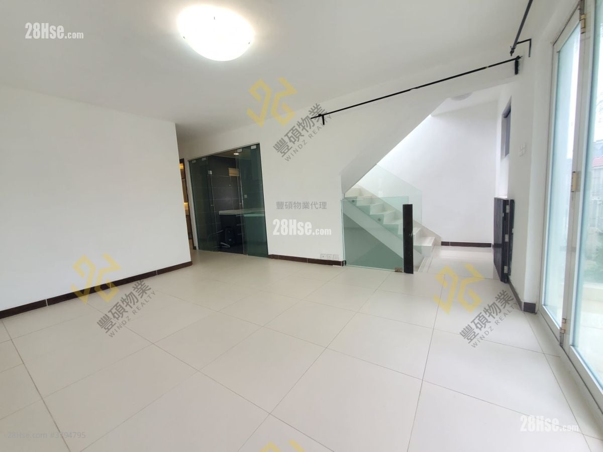 Village Rental 3 Bedrooms , 2 Bathrooms 700 ft²