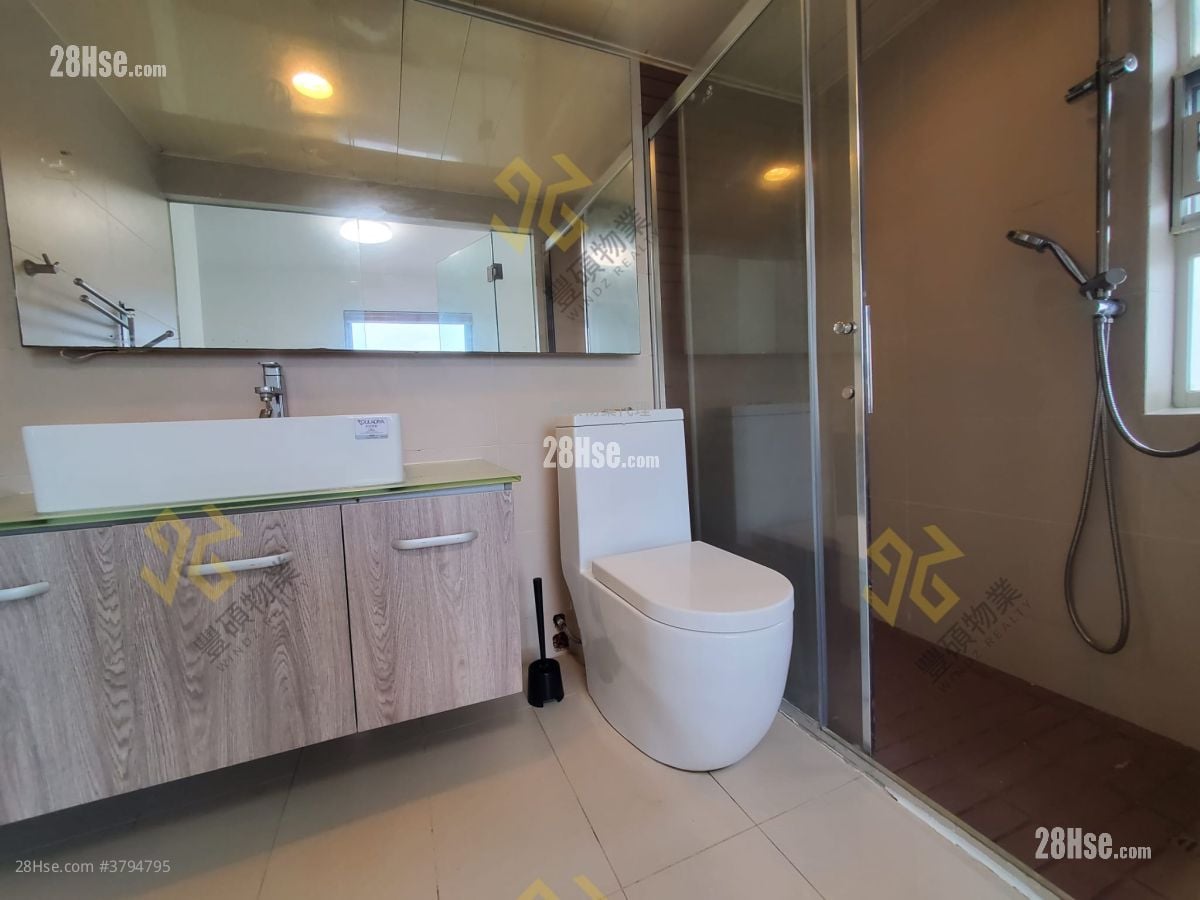 Village Rental 3 Bedrooms , 2 Bathrooms 700 ft²