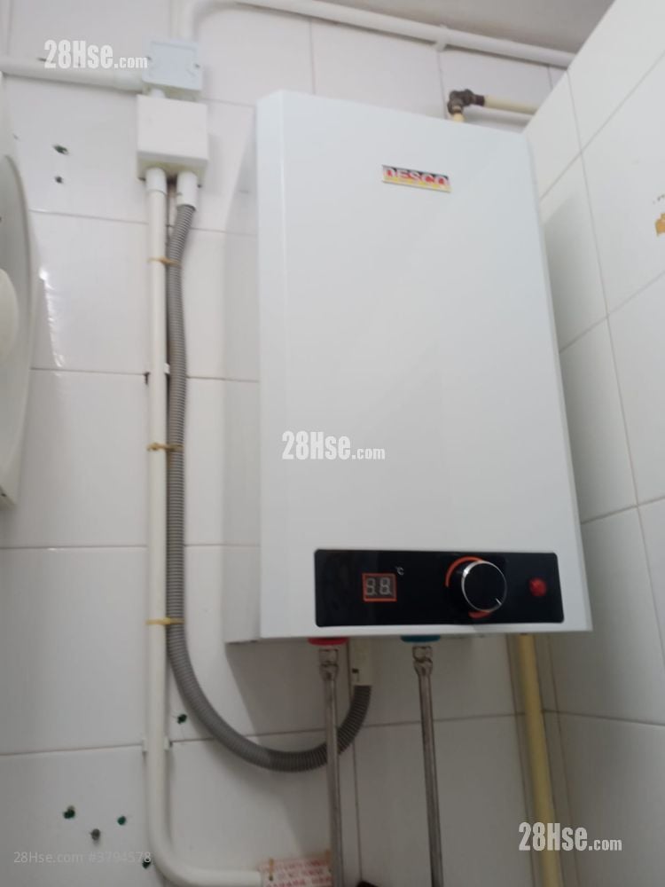 Lin Cheong Building Rental 180 ft²