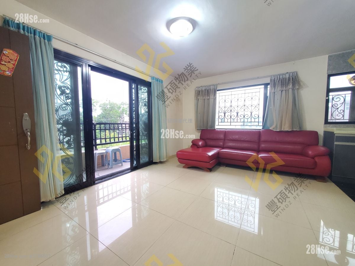 Village Rental 3 Bedrooms , 1 Bathroom 700 ft²