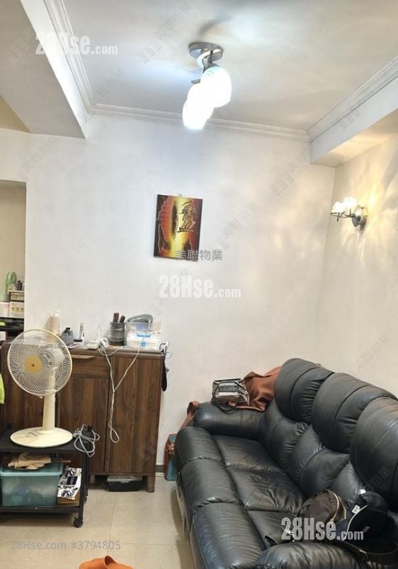 Brilliant Garden Sell 3 Bedrooms 682 ft²