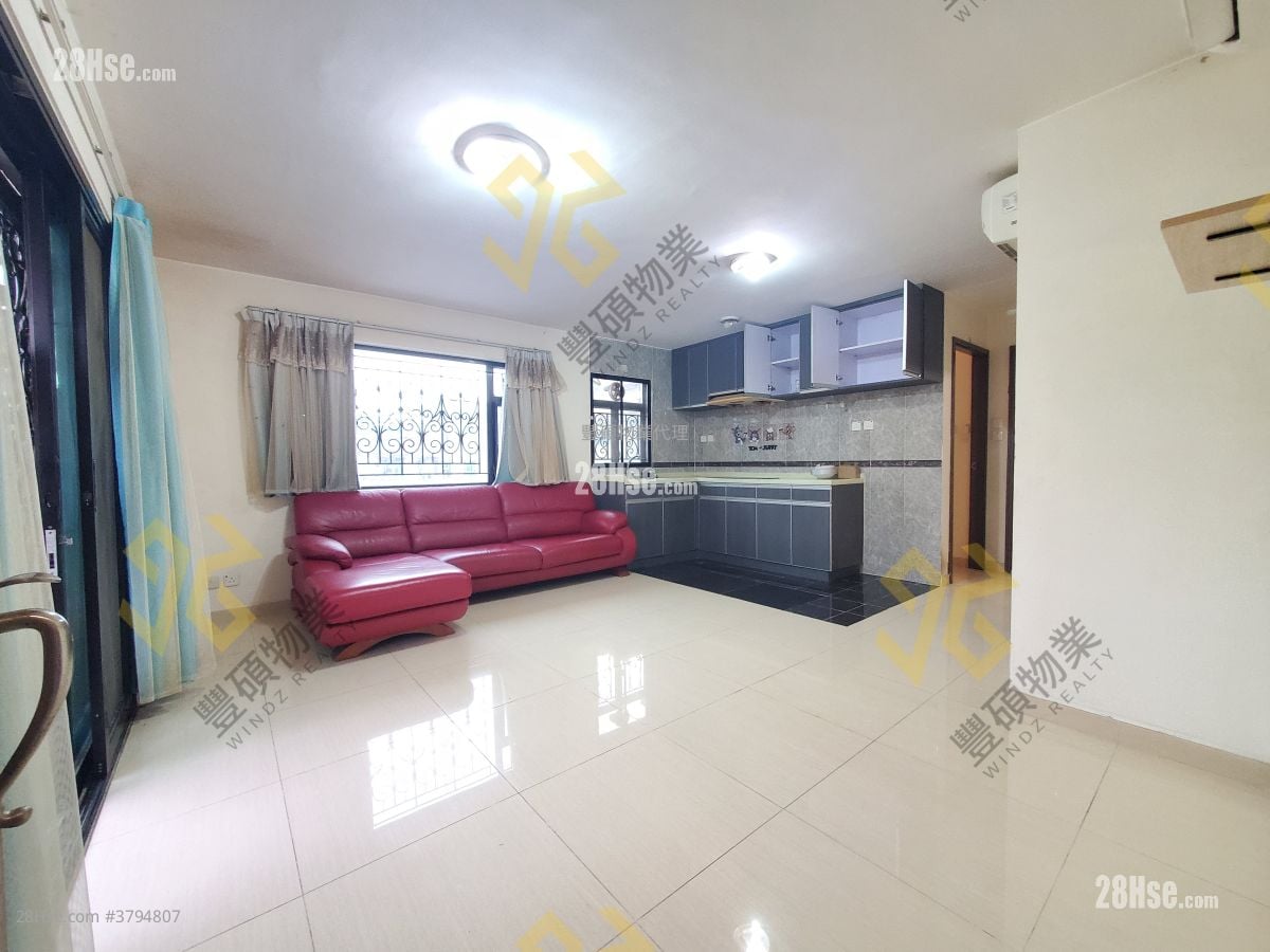 Village Rental 3 Bedrooms , 1 Bathroom 700 ft²