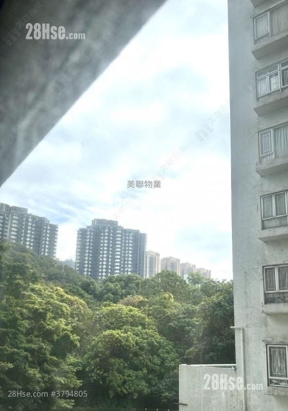 Brilliant Garden Sell 3 Bedrooms 682 ft²