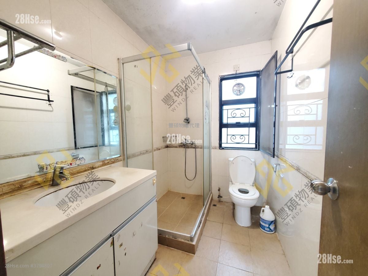 Village Rental 3 Bedrooms , 1 Bathroom 700 ft²