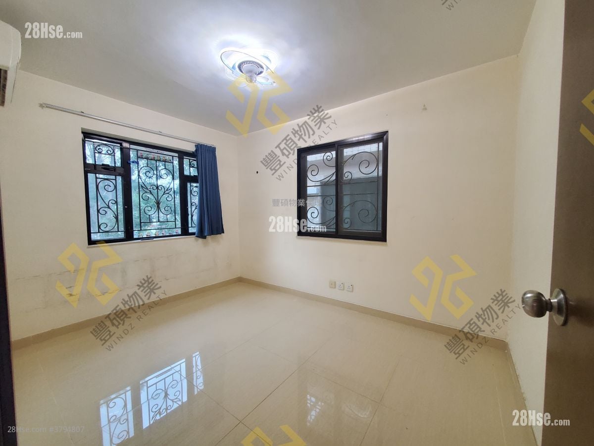 Village Rental 3 Bedrooms , 1 Bathroom 700 ft²