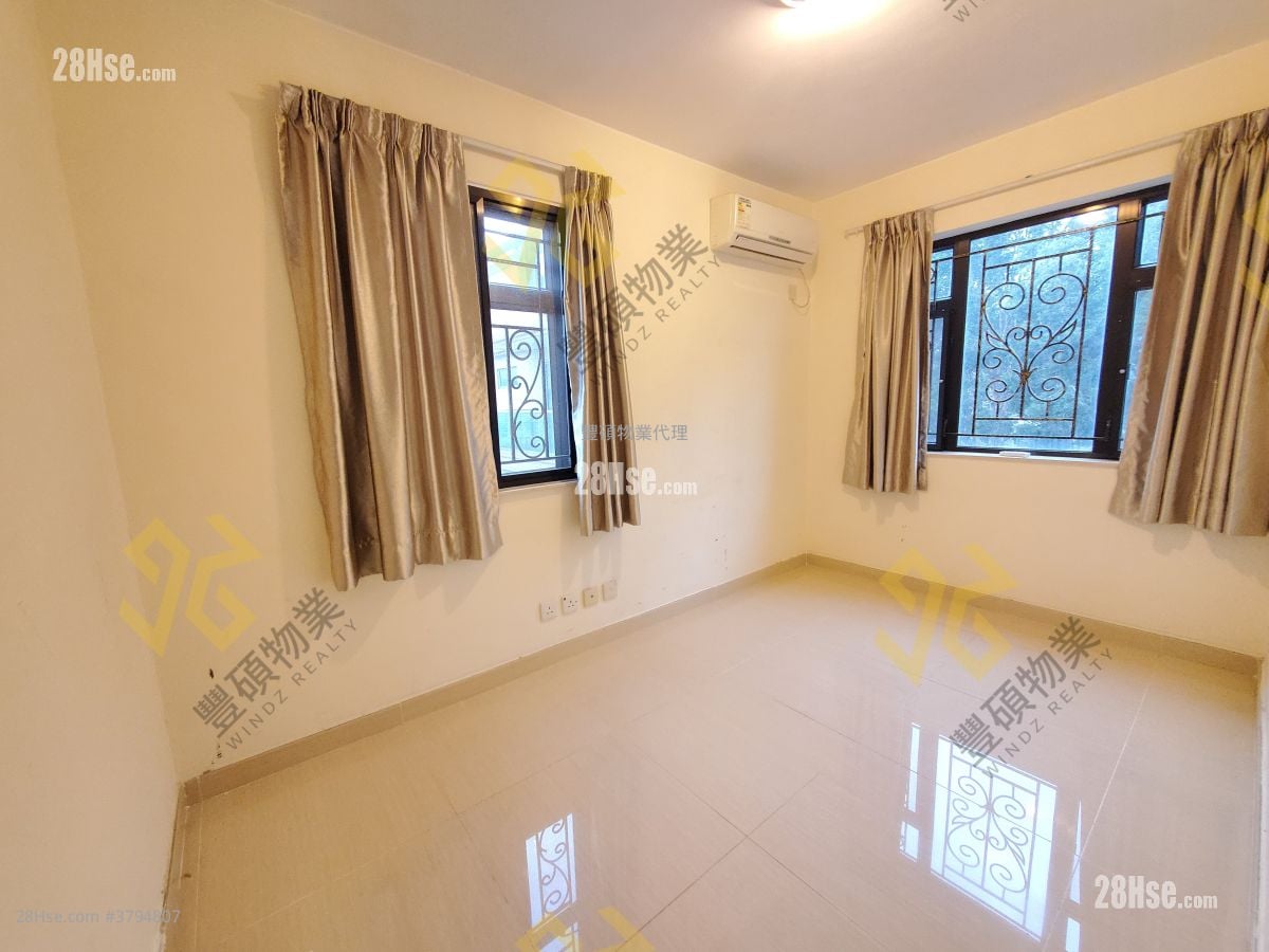 Village Rental 3 Bedrooms , 1 Bathroom 700 ft²