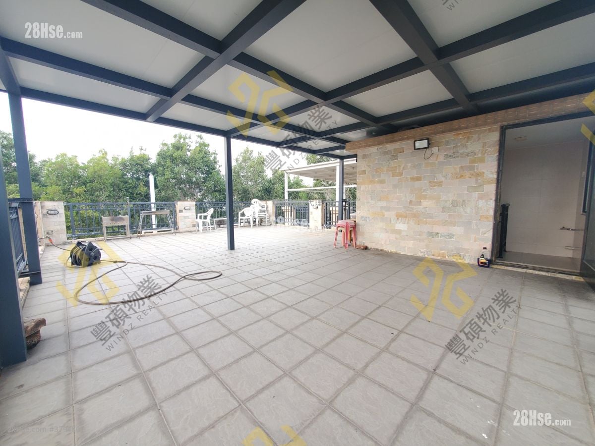 Village Rental 3 Bedrooms , 1 Bathroom 700 ft²