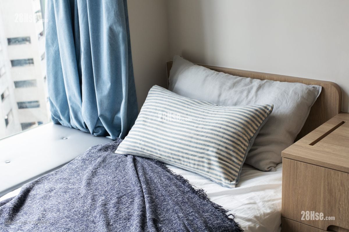 Weave Studios – Olympic Rental Studio , 1 Bathroom 126 ft²