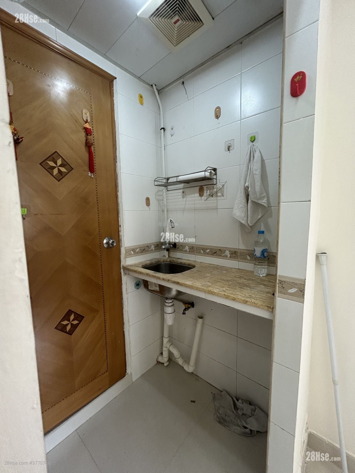 Siu Yuen House Rental 1 Bathroom 80 ft²