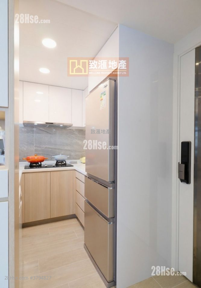 Kwai Sing Centre Sell 3 Bedrooms 518 ft²