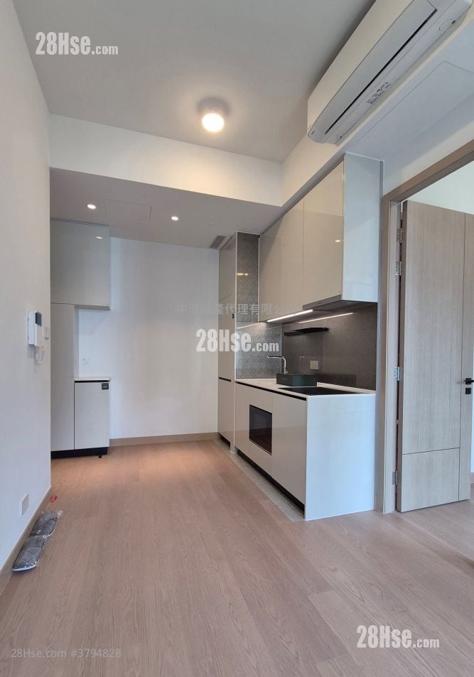 Park Seasons 售盘 1 房 327 平方尺