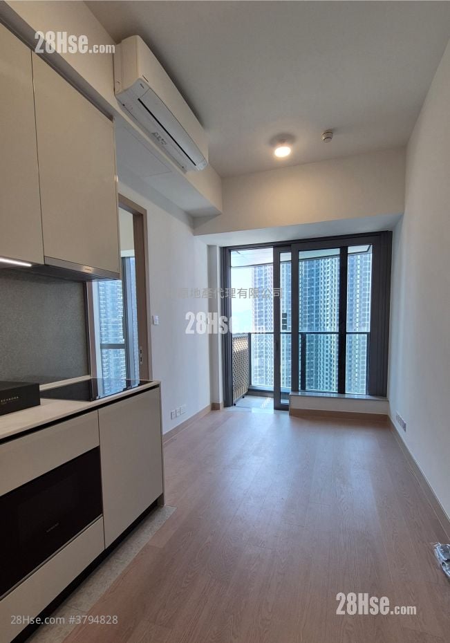 Park Seasons 售盘 1 房 327 平方尺