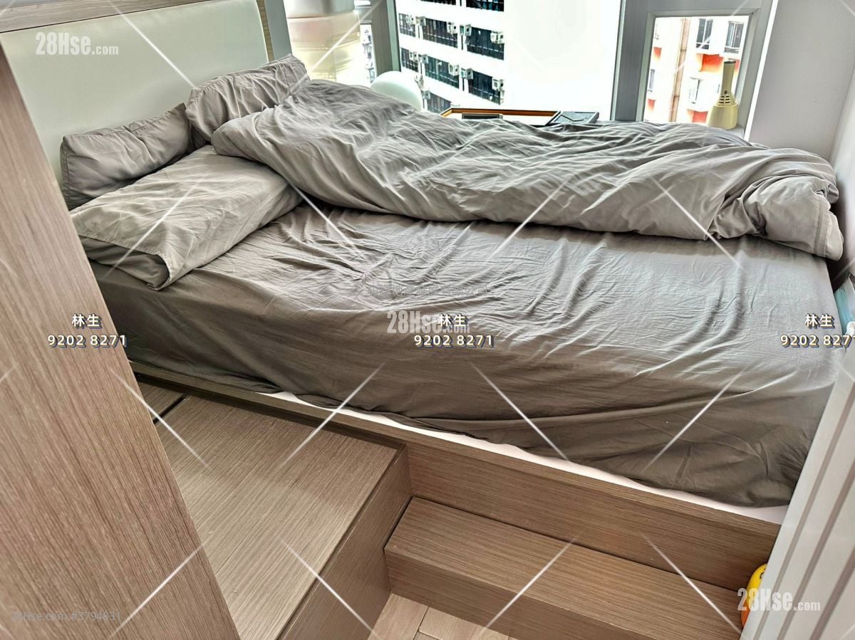 Paradise Square Sell 2 Bedrooms , 1 Bathroom 368 ft²