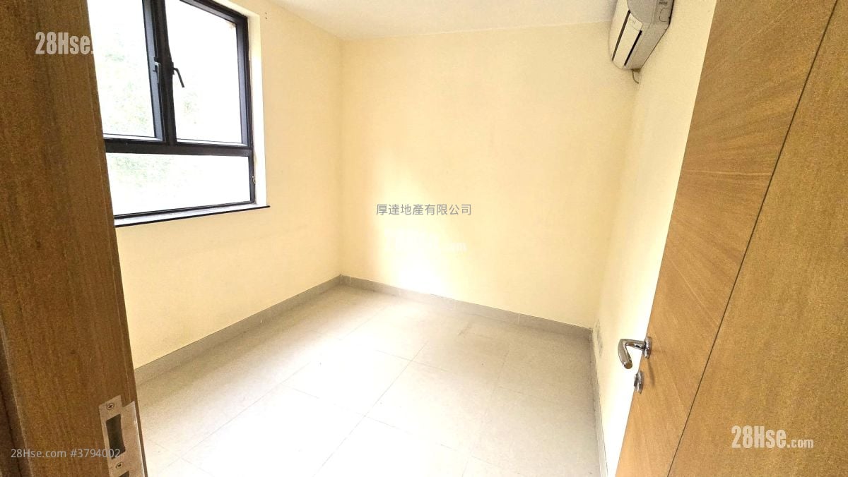 村屋 租盘 3 房 , 2 浴室 700 平方尺