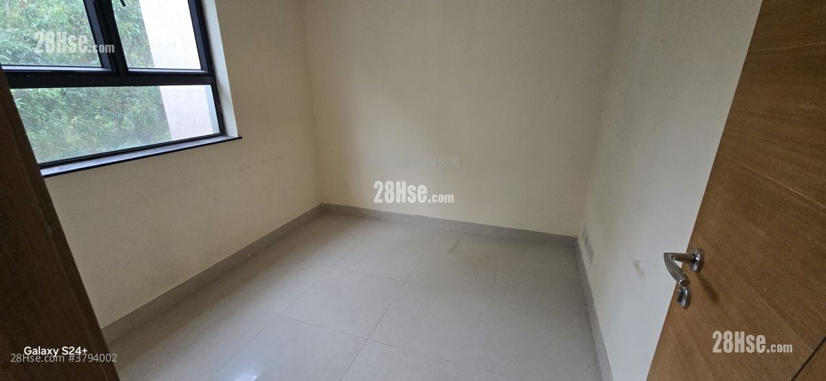 村屋 租盘 3 房 , 2 浴室 700 平方尺