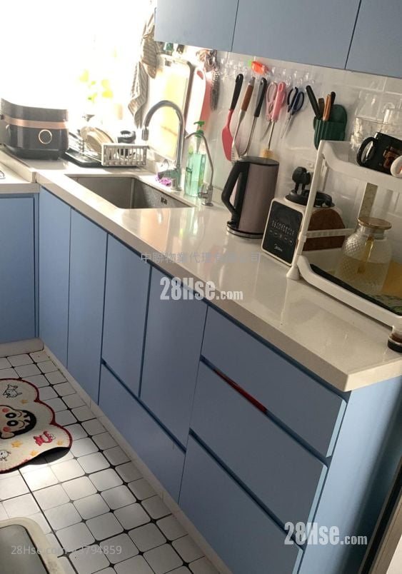 Fung Shing Court Sell 2 Bedrooms 381 ft²