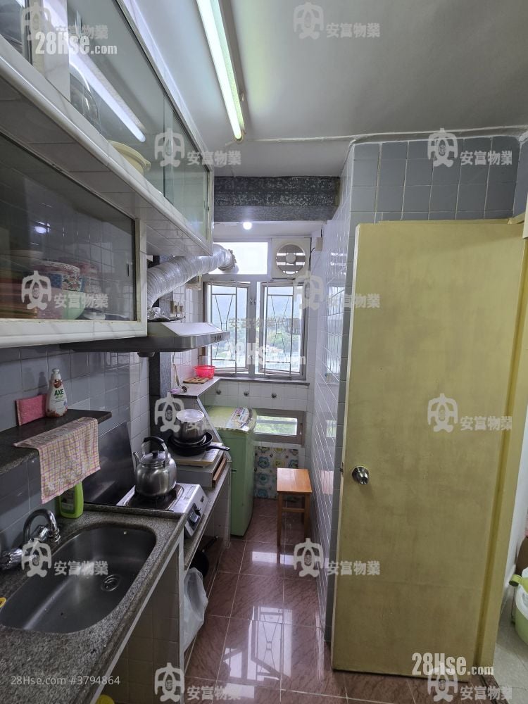 Tak Nga Court Sell 2 Bedrooms , 1 Bathroom 443 ft²