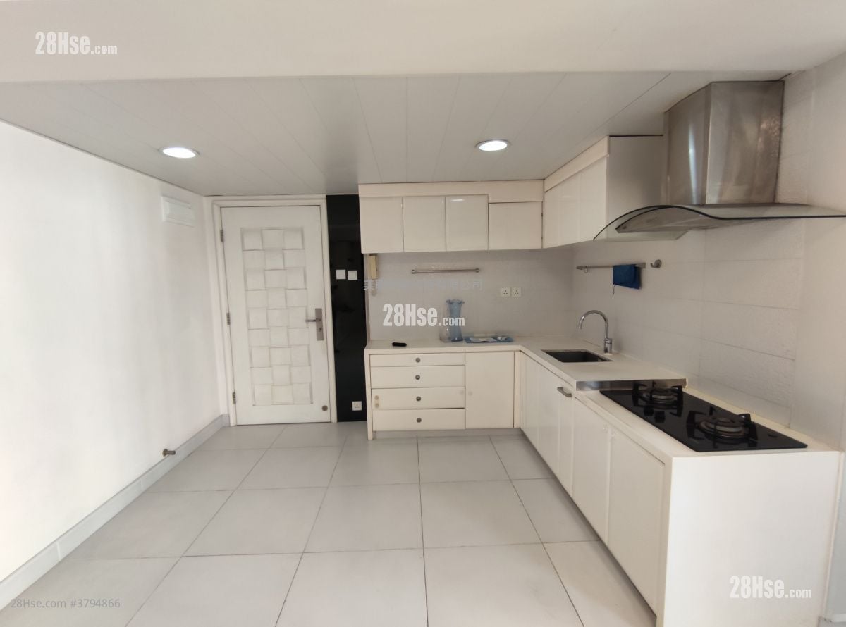 Mei Foo Sun Chuen Sell 2 Bedrooms , 2 Bathrooms 602 ft²