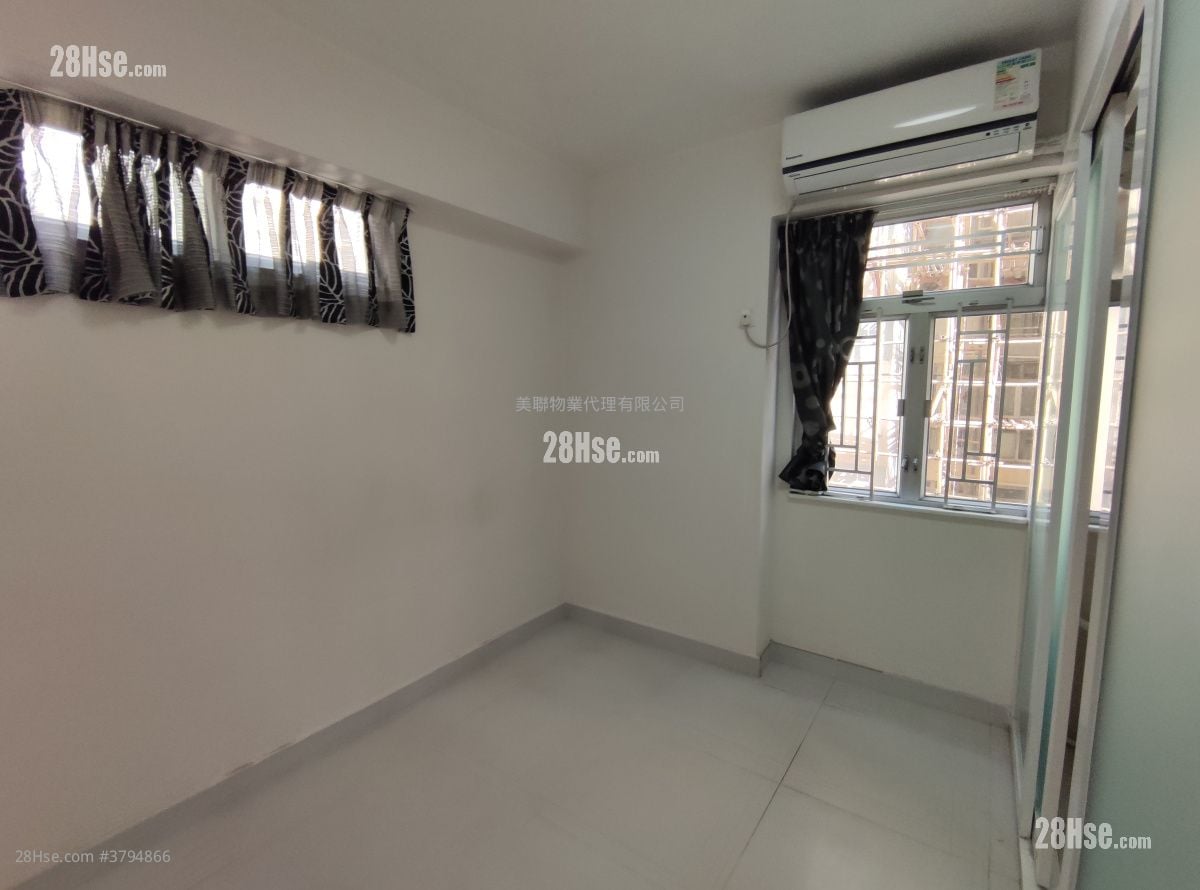 Mei Foo Sun Chuen Sell 2 Bedrooms , 2 Bathrooms 602 ft²