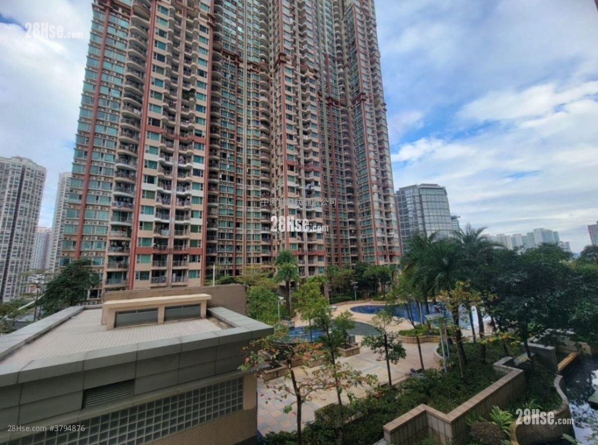 Central Park Towers Sell 3 Bedrooms , 1 Bathroom 588 ft²