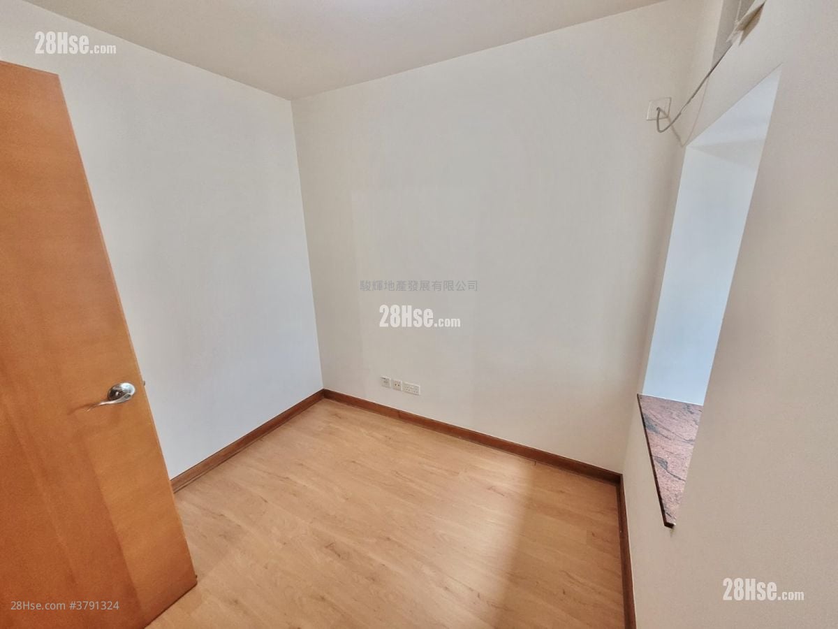 8 Waterloo Road Sell 2 Bedrooms , 1 Bathroom 446 ft²