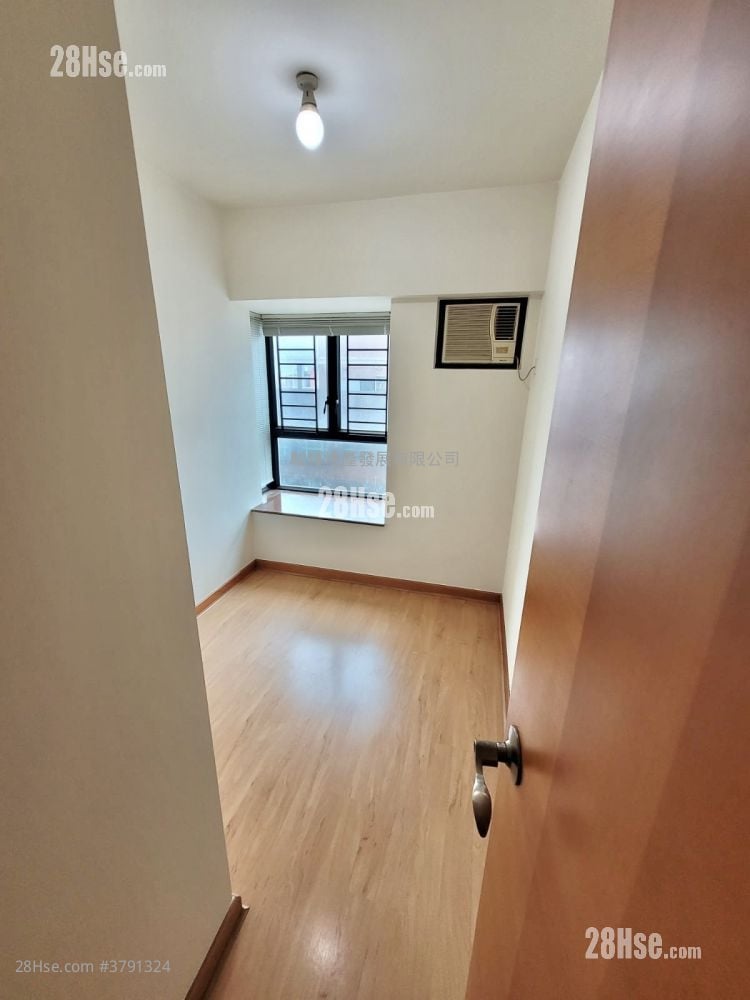 8 Waterloo Road Sell 2 Bedrooms , 1 Bathroom 446 ft²