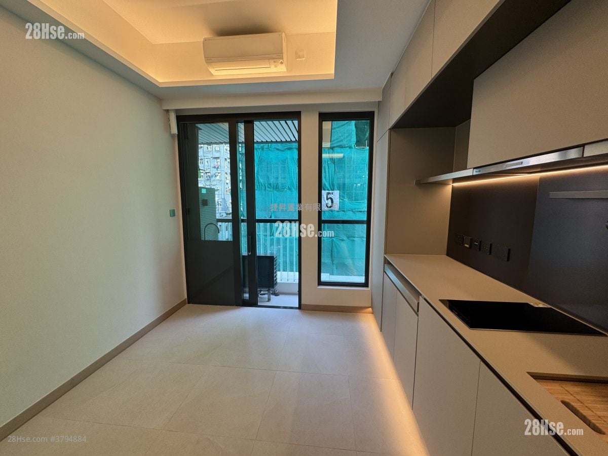 Baker Circle Euston Sell Studio , 1 Bathroom 212 ft²