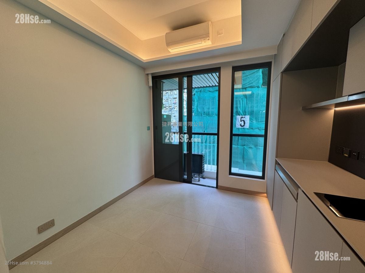 Baker Circle Euston Sell Studio , 1 Bathroom 212 ft²