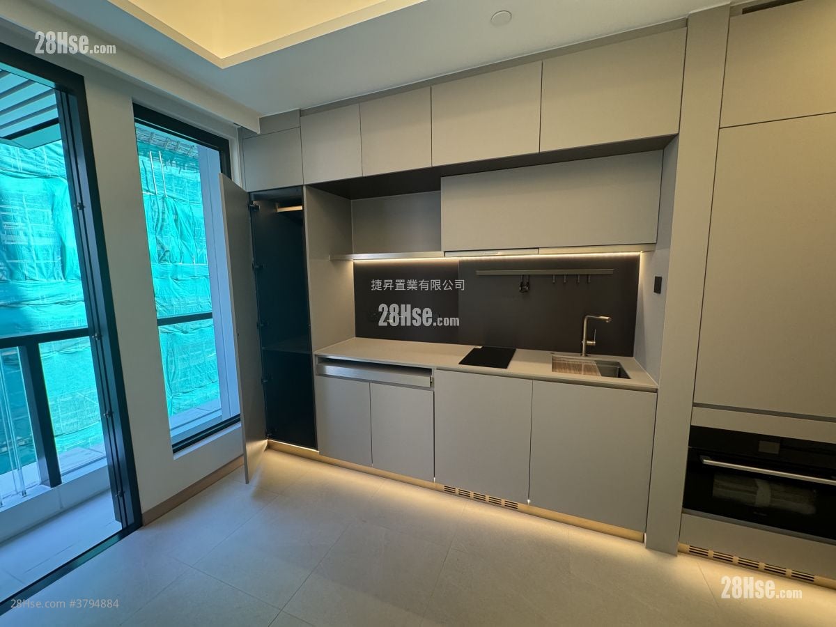 Baker Circle Euston Sell Studio , 1 Bathroom 212 ft²