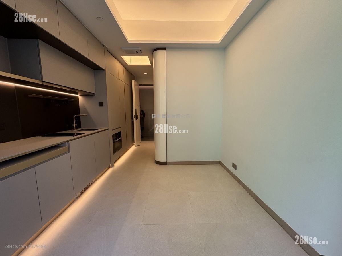 Baker Circle Euston Sell Studio , 1 Bathroom 212 ft²