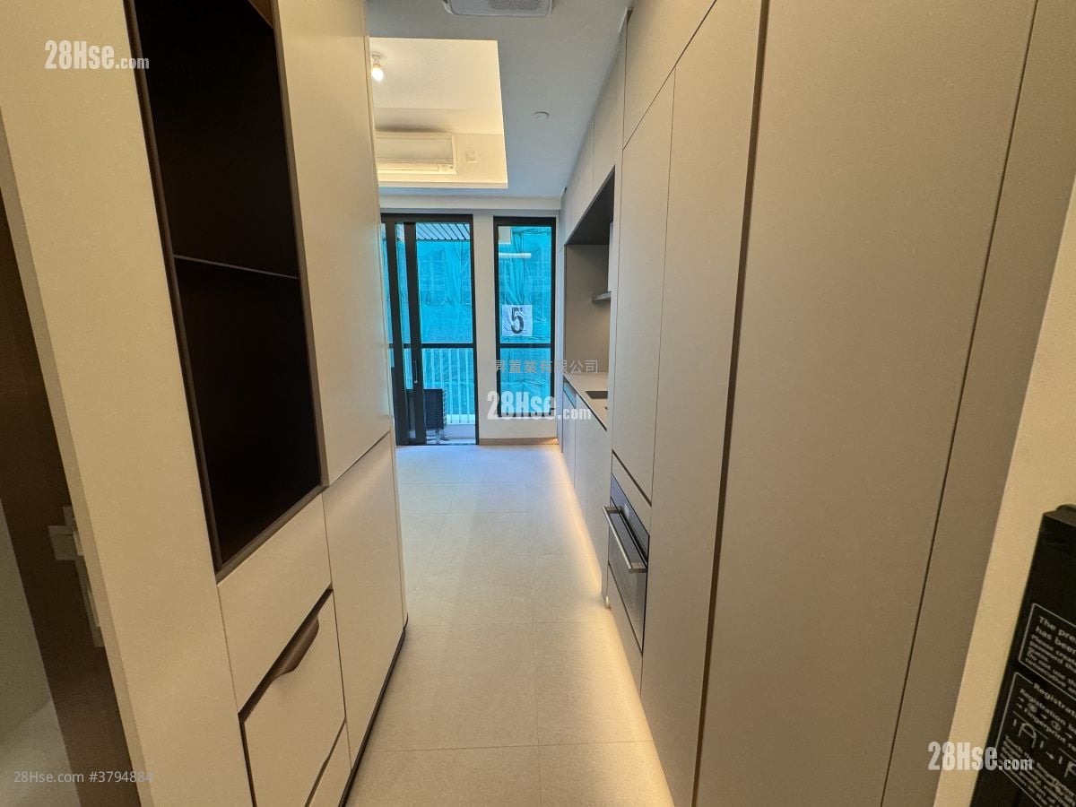 Baker Circle Euston Sell Studio , 1 Bathroom 212 ft²