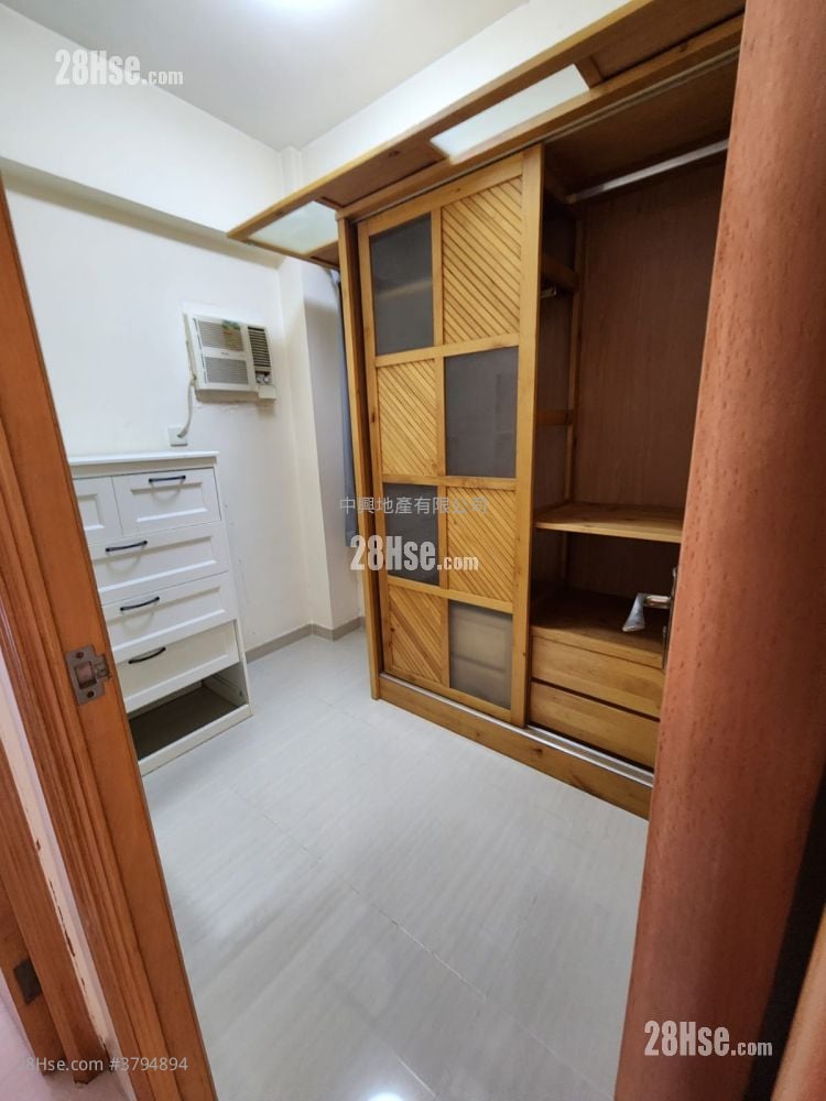 Ka Wing Building Sell 2 Bedrooms , 1 Bathroom 304 ft²