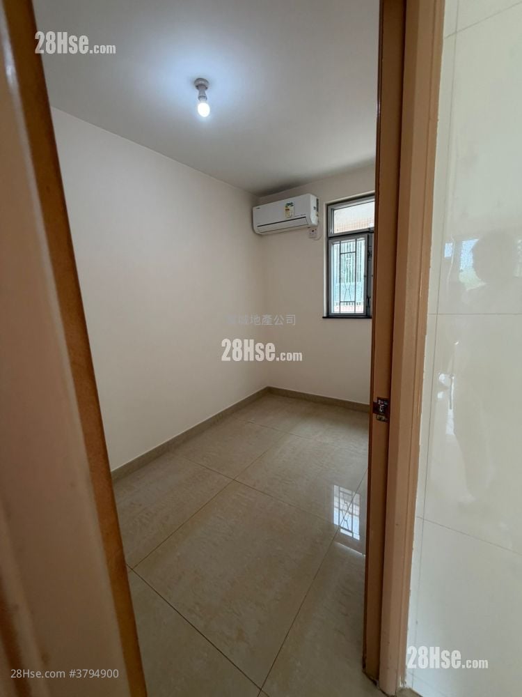 Village Rental 3 Bedrooms , 1 Bathroom 630 ft²