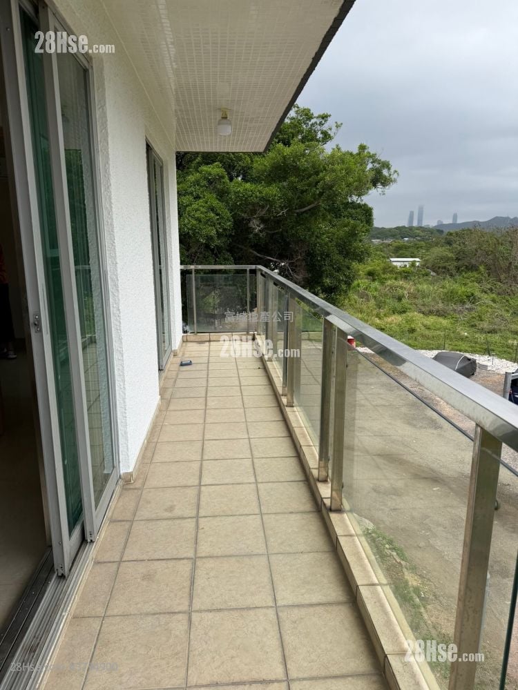 Village Rental 3 Bedrooms , 1 Bathroom 630 ft²