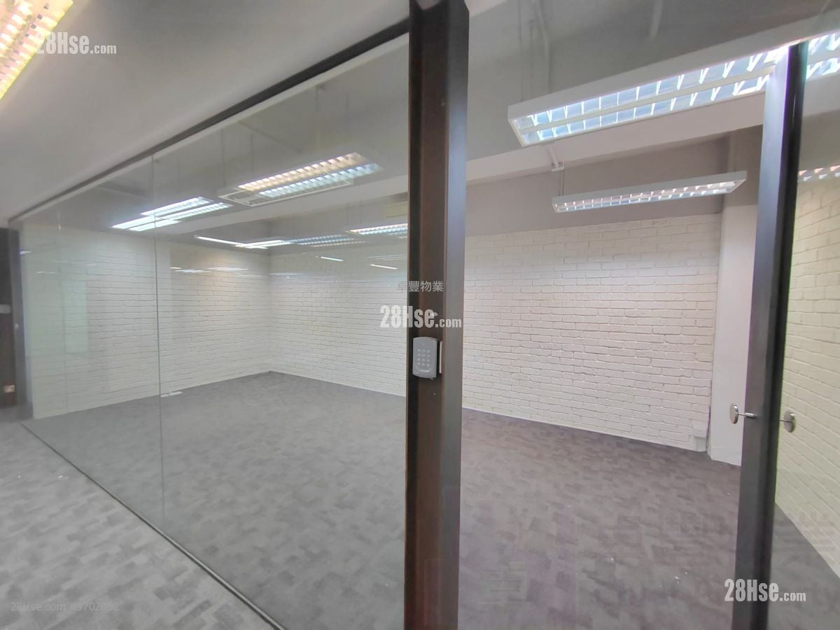 龍翔工業大廈 租盤 5+ 房 7,500 平方呎