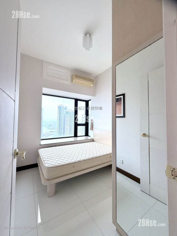 The Arch Rental 2 Bedrooms , 2 Bathrooms 970 ft²