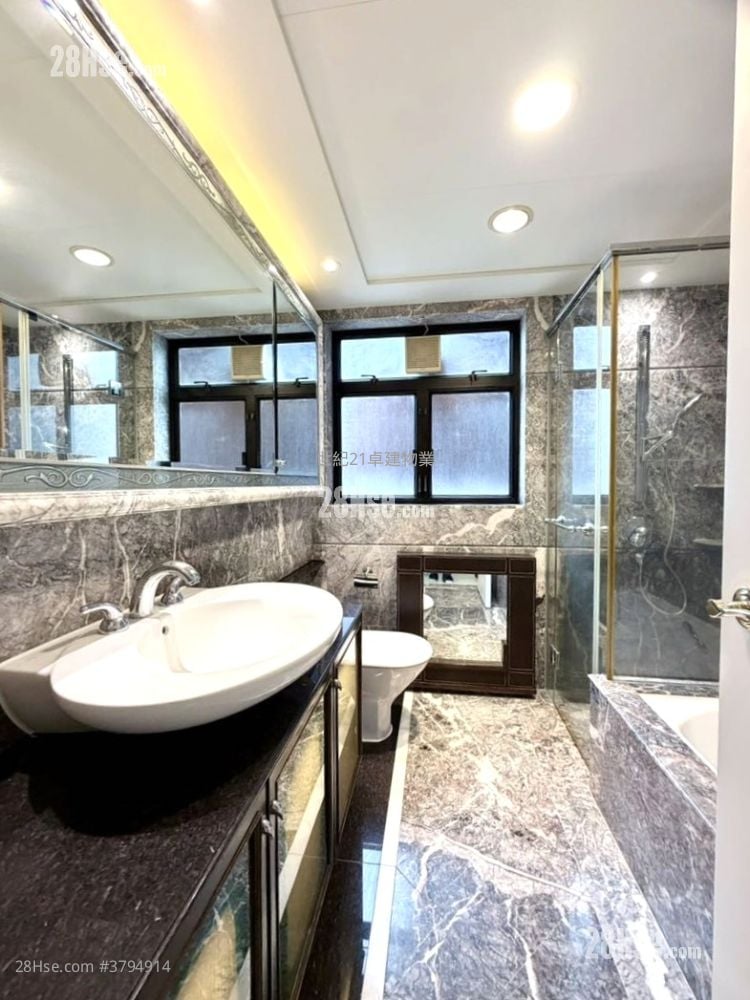 The Arch Rental 2 Bedrooms , 2 Bathrooms 970 ft²