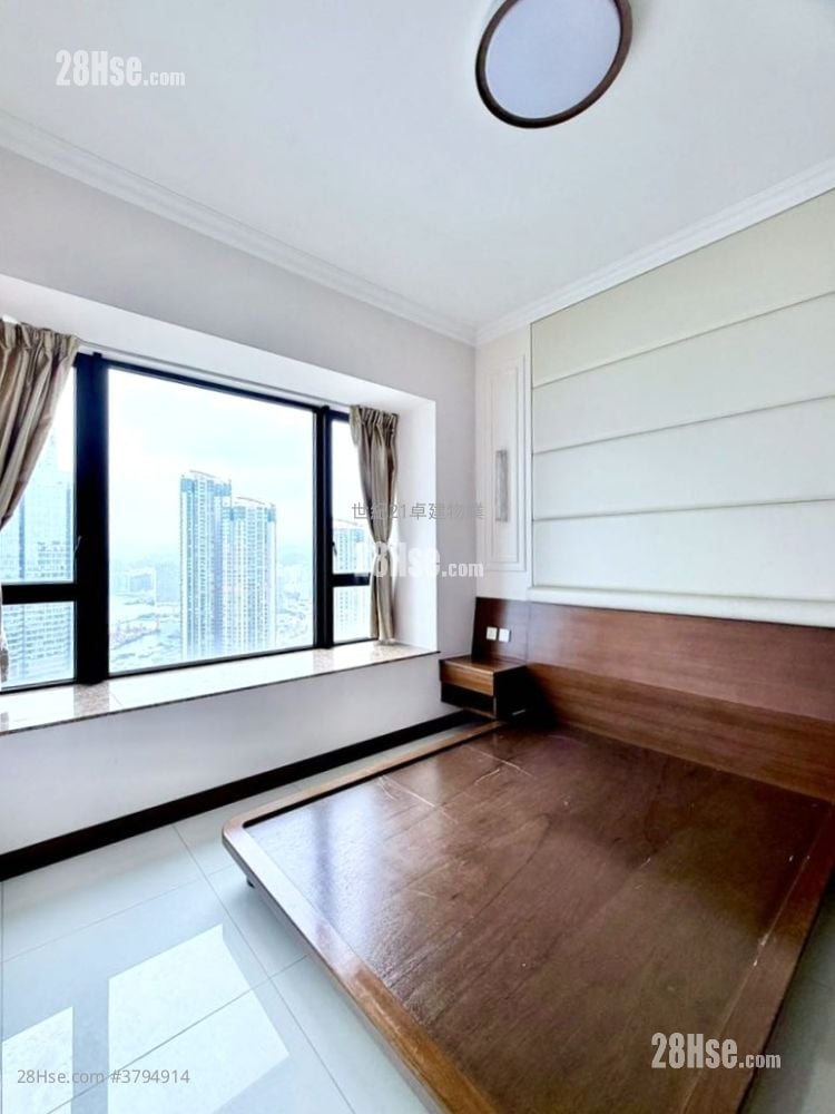 The Arch Rental 2 Bedrooms , 2 Bathrooms 970 ft²