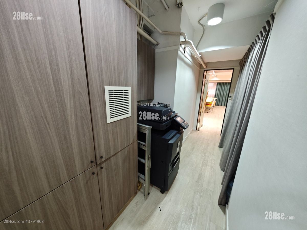 Golden Dragon Commercial Building Rental 2 Bedrooms , 2 Toilets