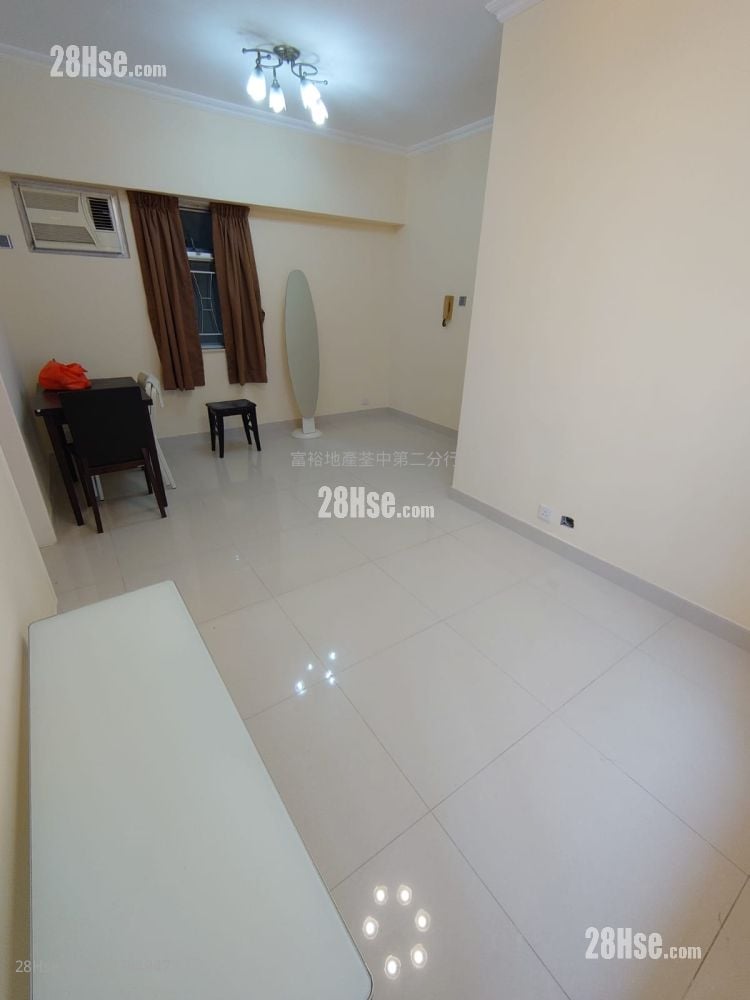 荃景花园 租盘 2 房 428 平方尺