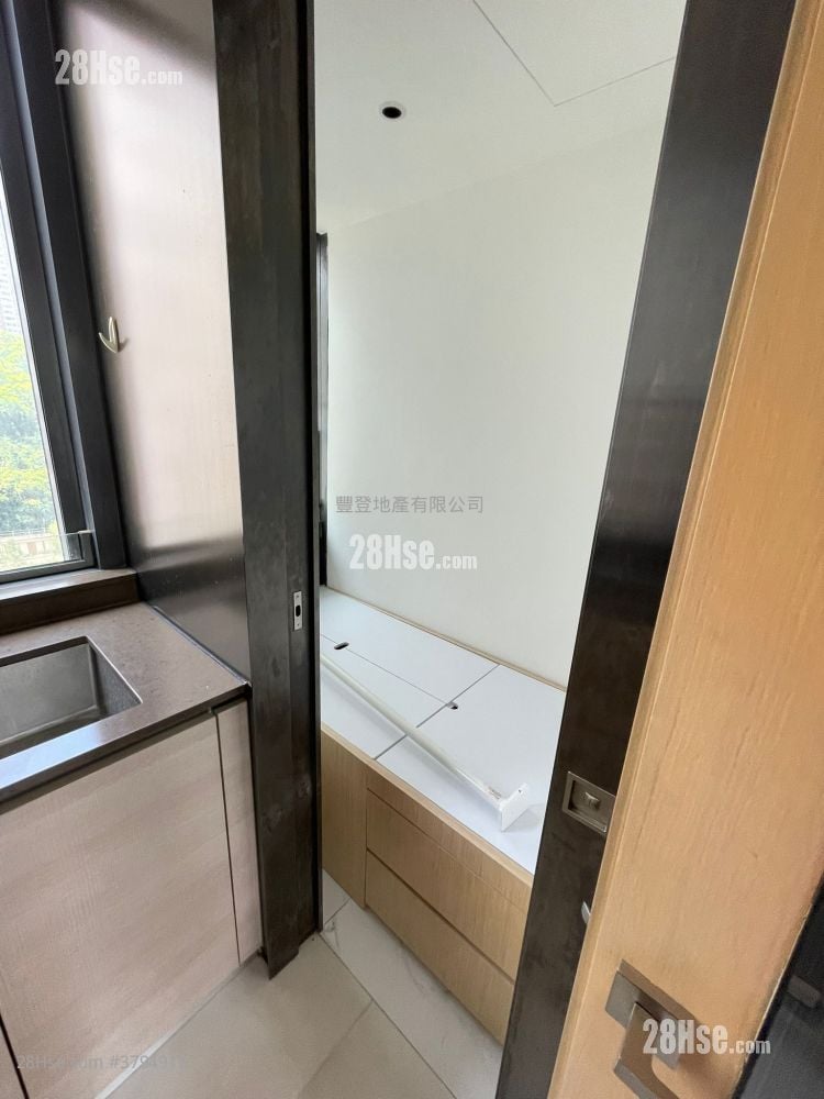 倚南 售盘 3 房 , 2 浴室 675 平方尺