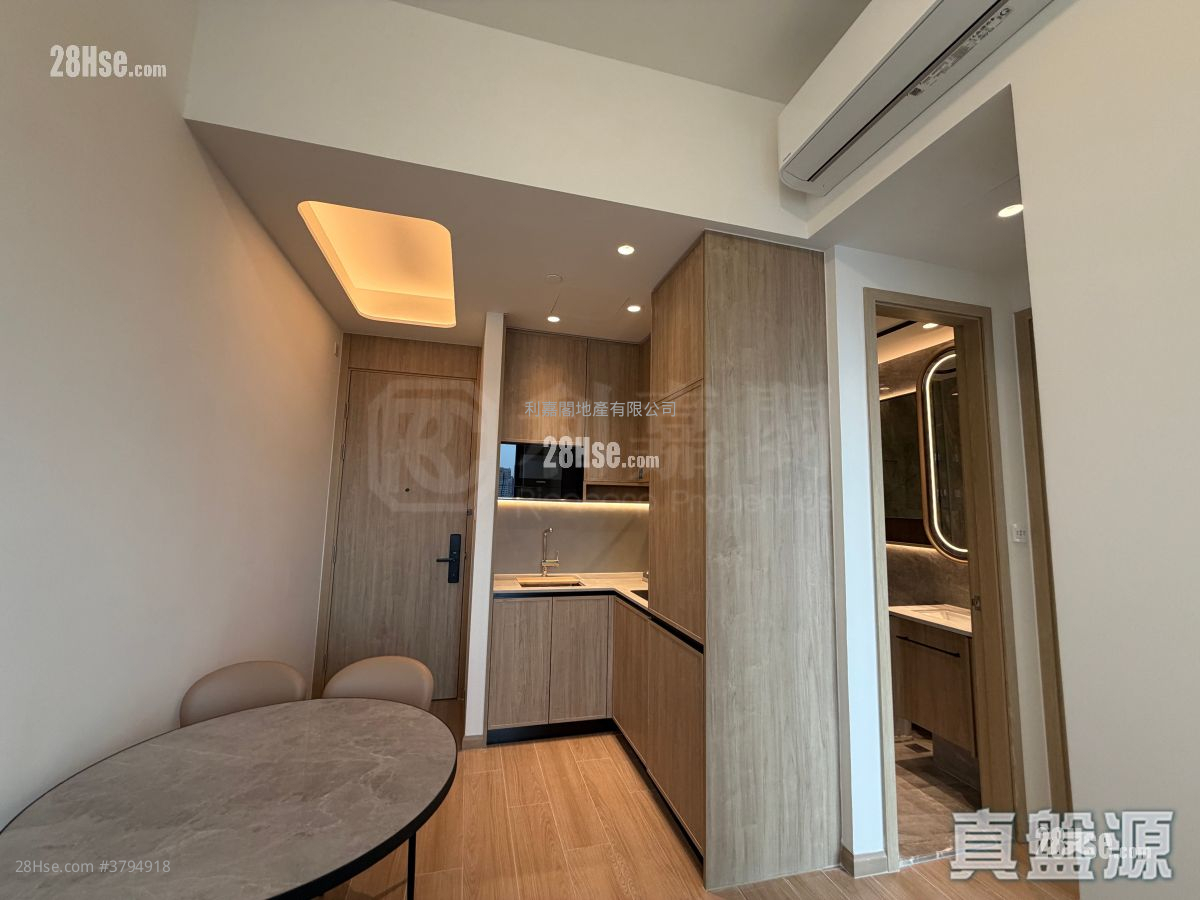 Hava Sell 2 Bedrooms , 1 Bathroom 395 ft²