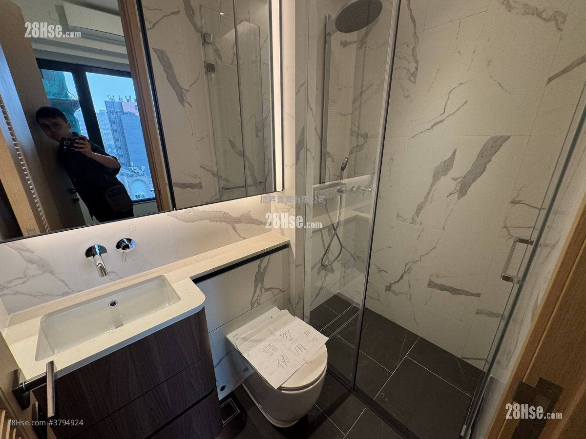 The Haddon Sell 1 Bedroom , 1 Bathroom 263 ft²