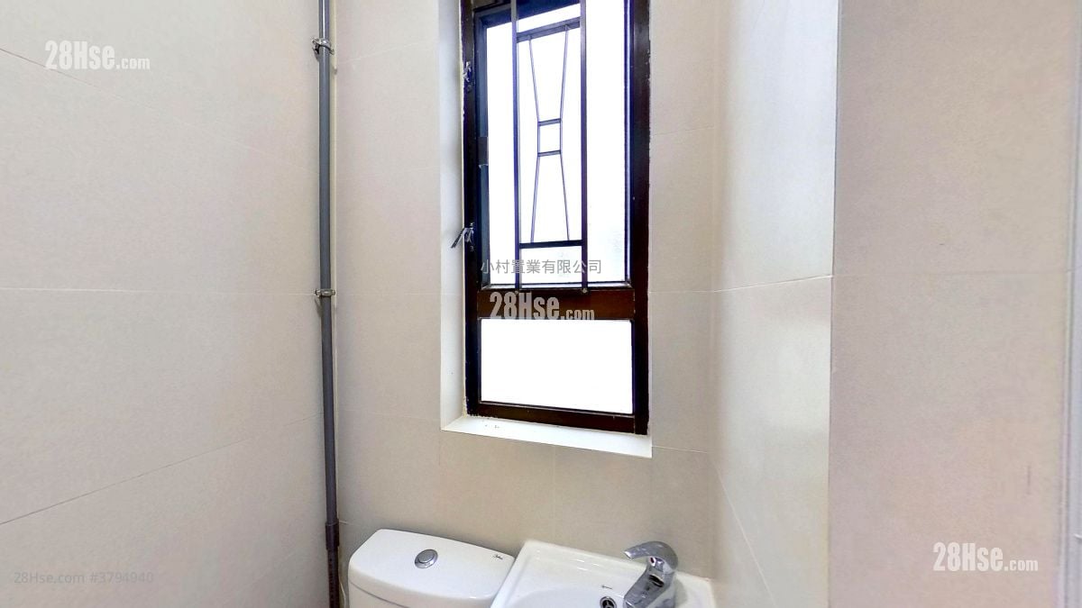 servant’s room: 5 Wang Fung Terrace Rental 2 Bedrooms , 2 Bathrooms 813 ft²