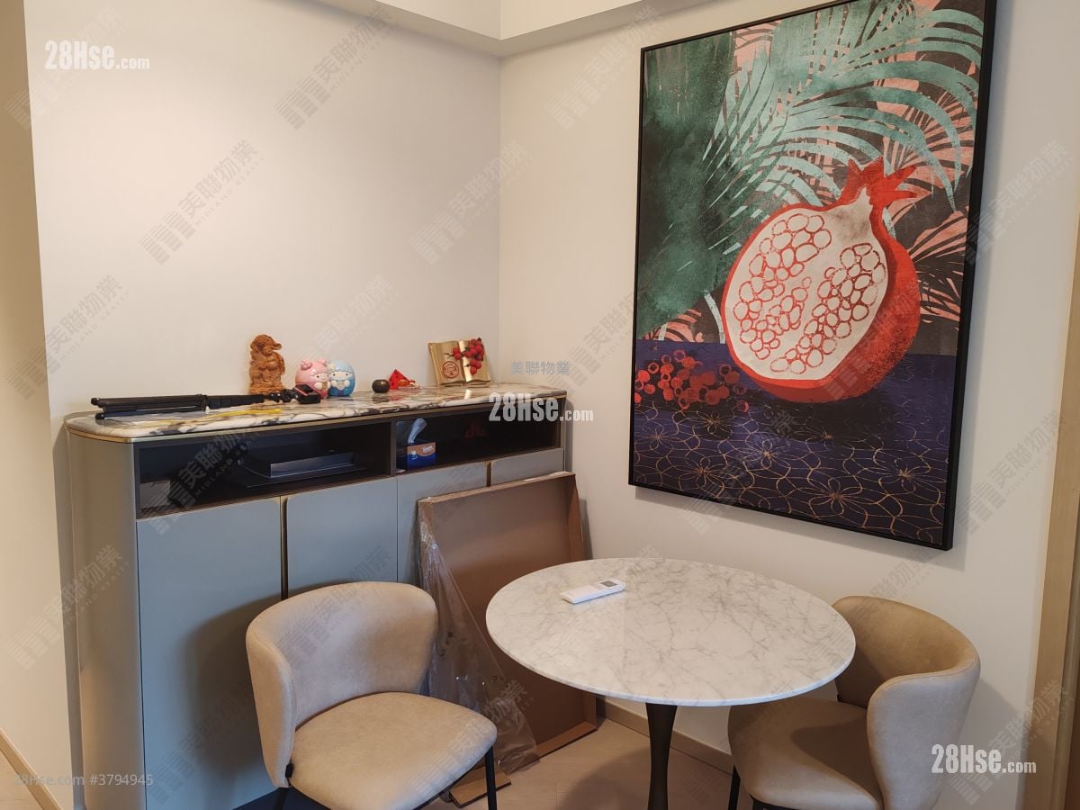 One Victoria Sell 3 Bedrooms , 1 Bathroom 598 ft²