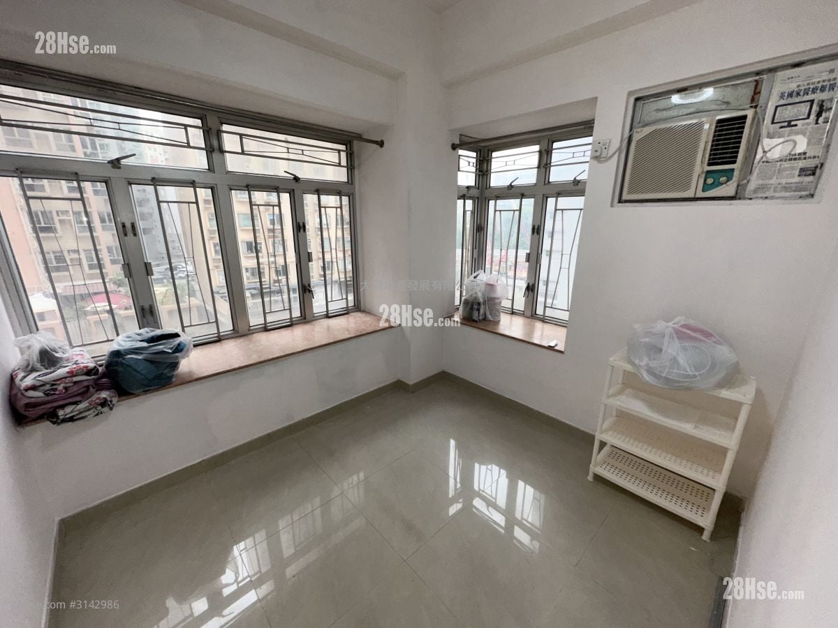 鸿威大厦 租盘 2 房 , 1 浴室 323 平方尺